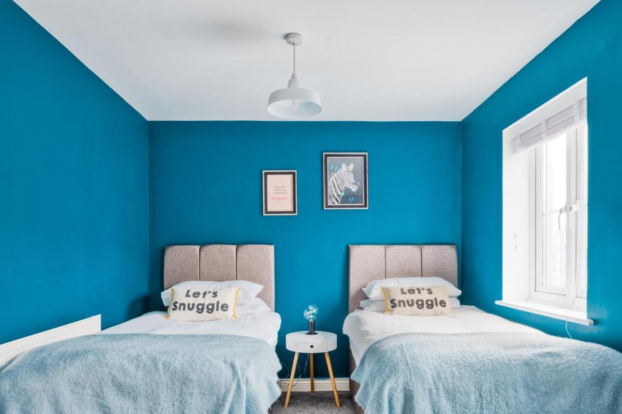 5 Bed House In Gloucester Hucclecote 외부 사진